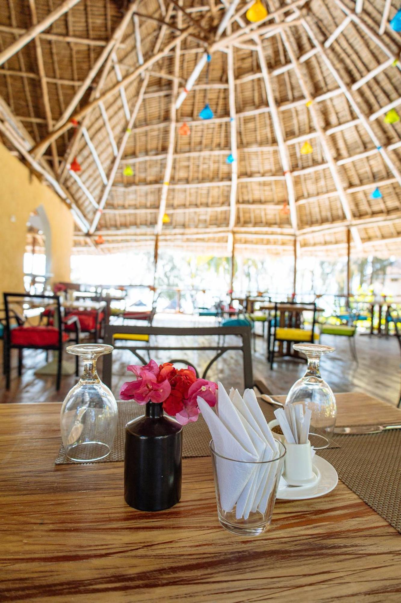 Sansi Kae Beach Resort Michamvi Buitenkant foto